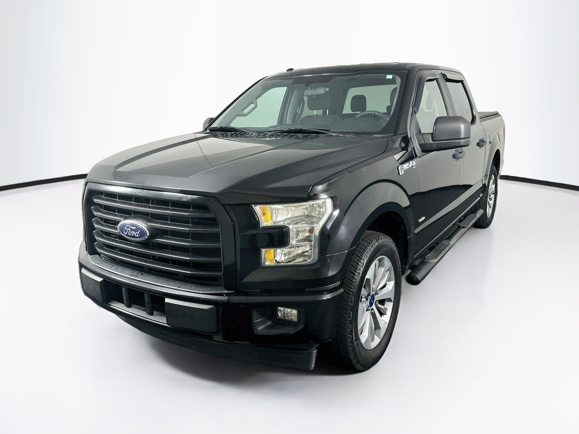Used 2017 Ford F150 XL w/ Equipment Group 101A Mid RWD image 3