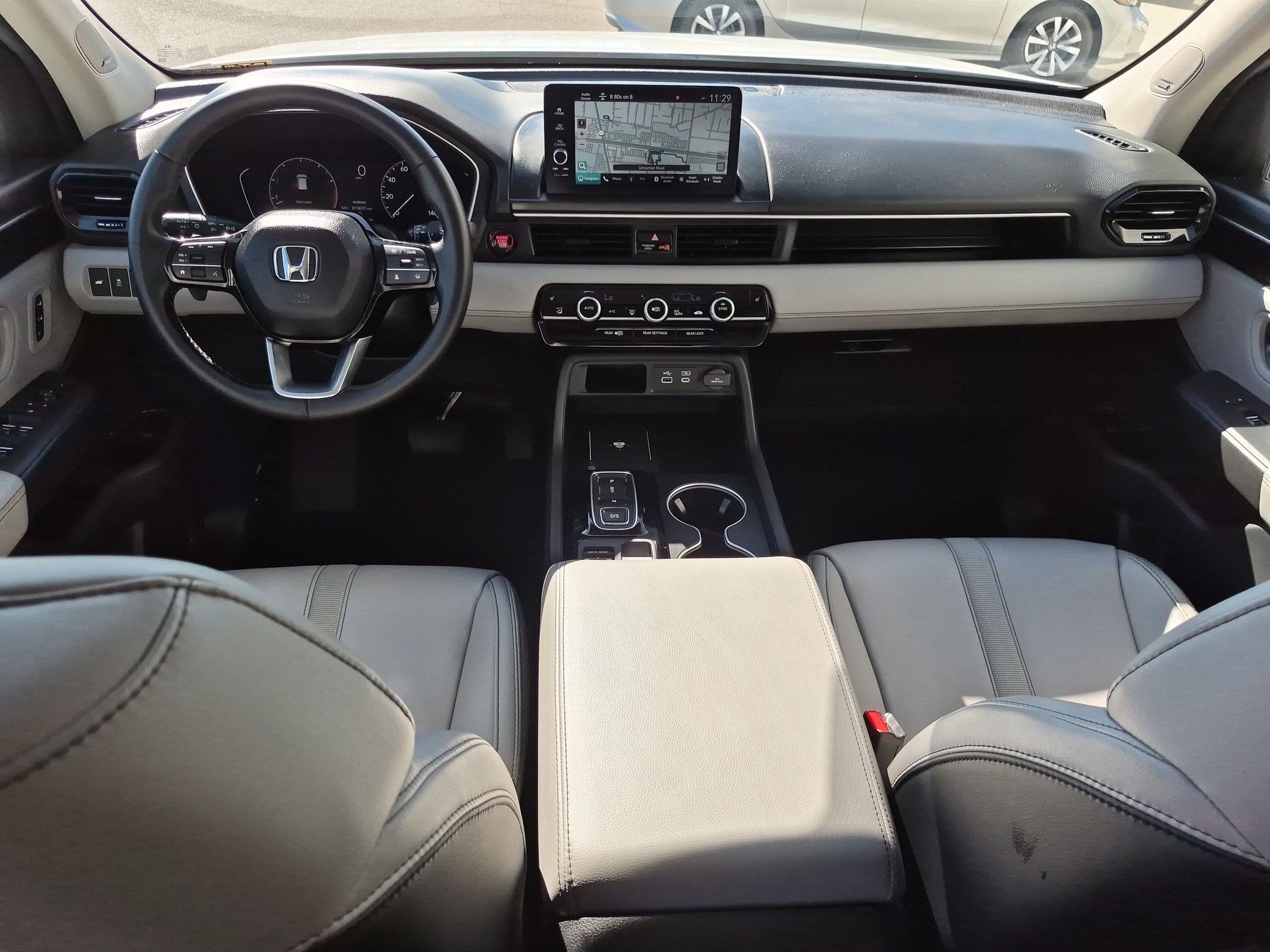 Certified 2025 Honda Pilot Touring image 31