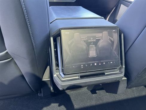 Used 2025 Tesla Cybertruck AWD Crew Cab image 30