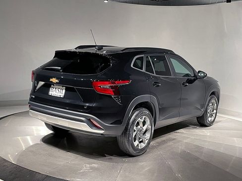 Used 2024 Chevrolet Trax LT image 11