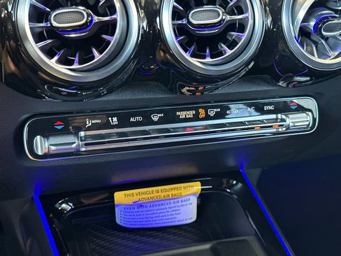 New 2025 Mercedes-Benz GLB 250 4MATIC image 21