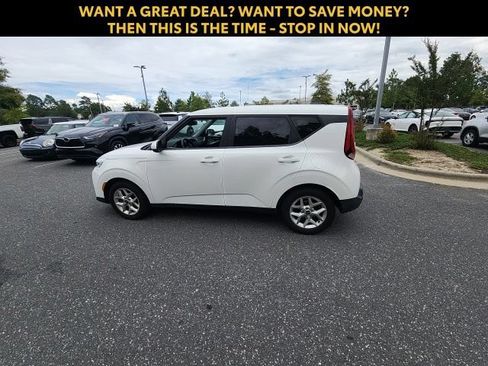 Used 2022 Kia Soul LX w/ Technology Package FWD image 8