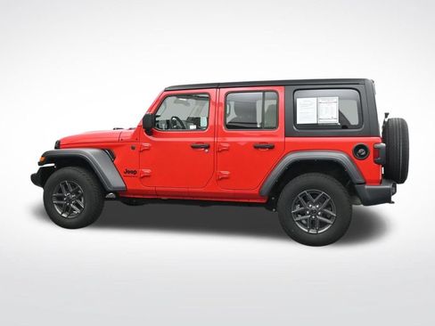 Used 2024 Jeep Wrangler Unlimited Sport AWD/4WD image 9