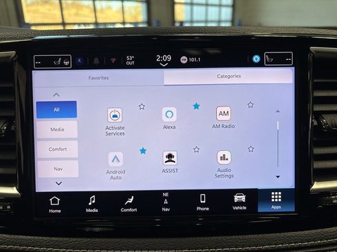 Used 2025 Chrysler Pacifica Limited image 20