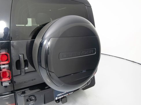 Used 2024 Land Rover Defender 90 X-Dynamic SE AWD/4WD image 43