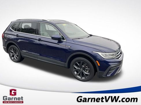 Used 2023 Volkswagen Tiguan SE w/ Panoramic Sunroof Package image 8