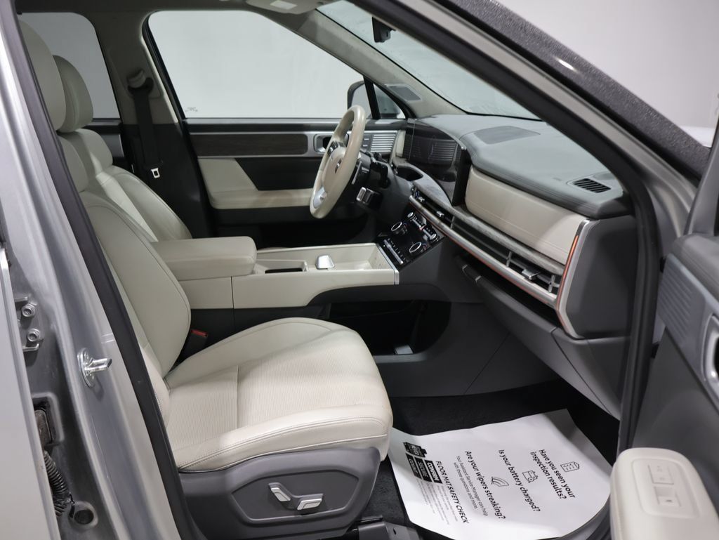 Used 2024 Hyundai Santa Fe Limited AWD/4WD image 23