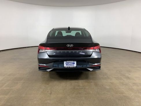 Used 2023 Hyundai Elantra SEL image 10