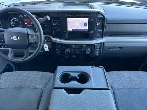 Used 2024 Ford F350 XLT image 3