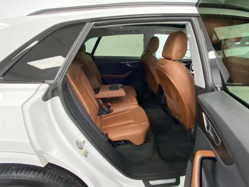 Used 2022 Audi Q8 Premium AWD/4WD image 38