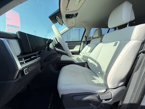 Used 2025 Hyundai Santa Fe SE FWD image 20