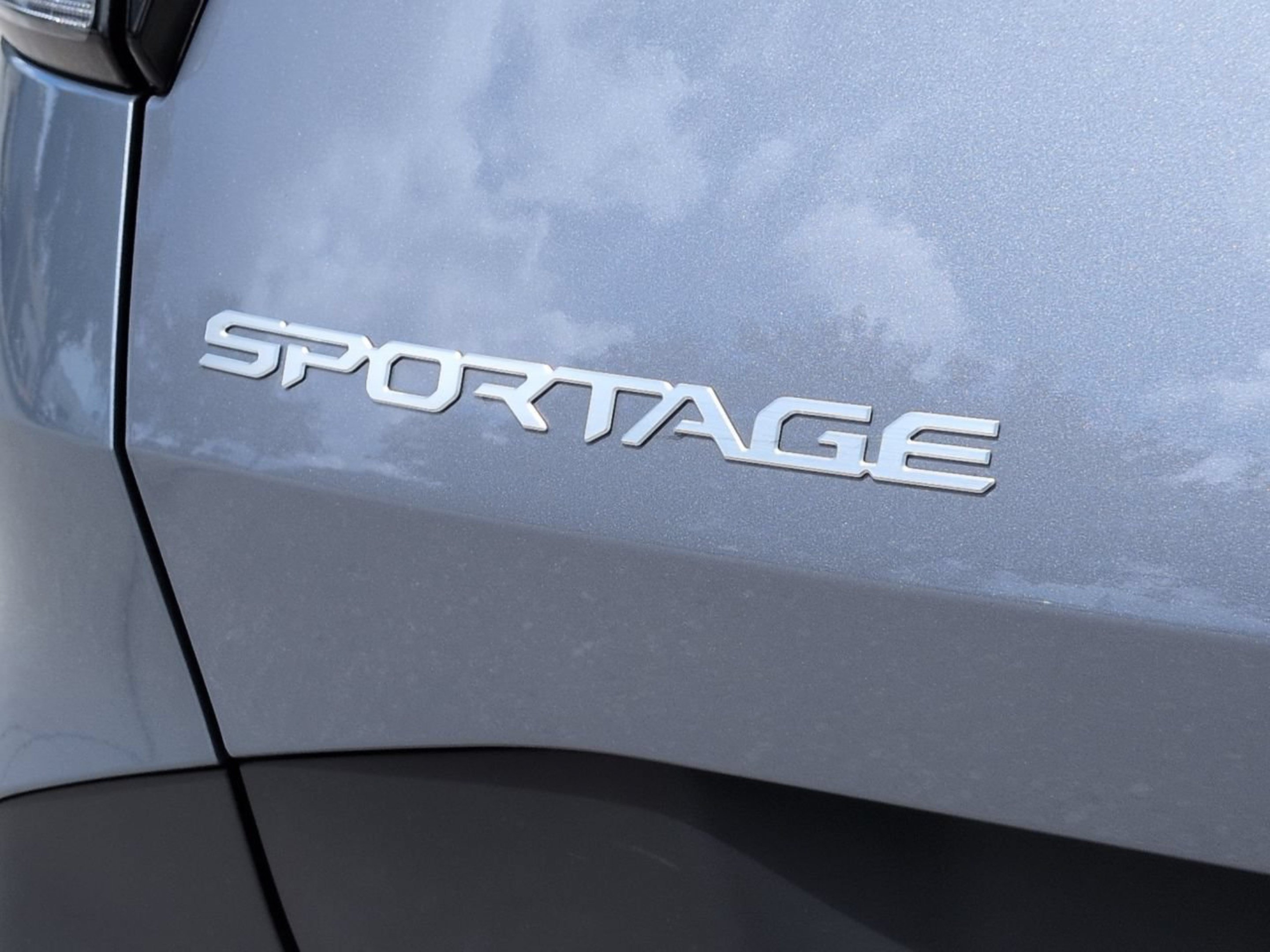 Used 2024 Kia Sportage EX FWD image 16