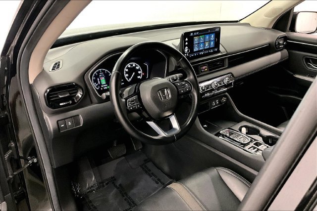 Used 2025 Honda Pilot EX-L image 15