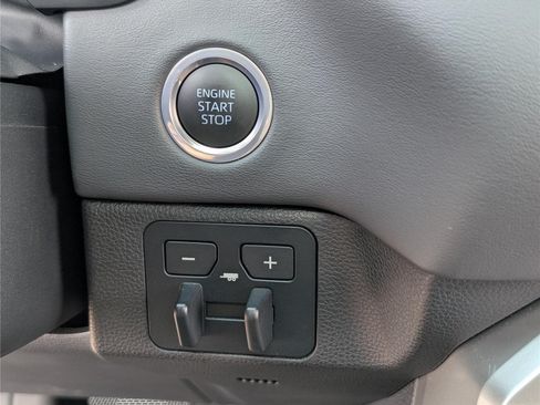 Used 2024 Toyota Tundra Platinum AWD/4WD image 25