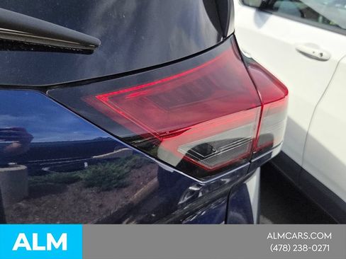 Used 2025 Nissan Rogue SV FWD image 12