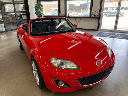 Used 2011 MAZDA MX-5 Miata Grand Touring w/ Premium Pkg RWD image 44