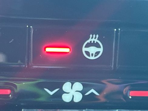 New 2025 Jeep Grand Cherokee Altitude image 15