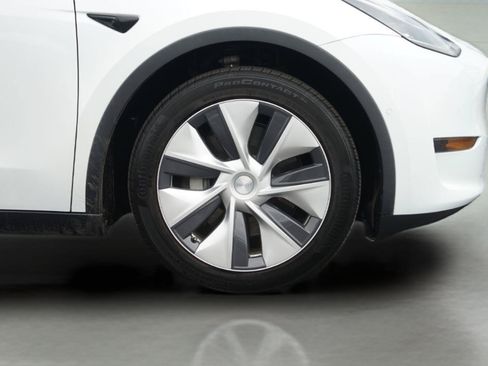 Used 2020 Tesla Model Y Long Range AWD/4WD image 4