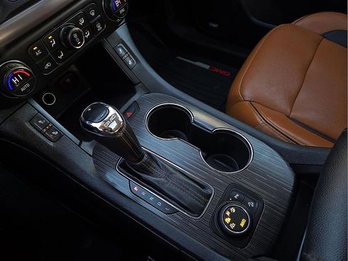 Used 2017 GMC Acadia SLT w/ LPO, Floor Liner Package image 21