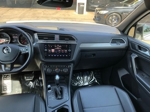 Used 2021 Volkswagen Tiguan SE R-Line FWD image 16