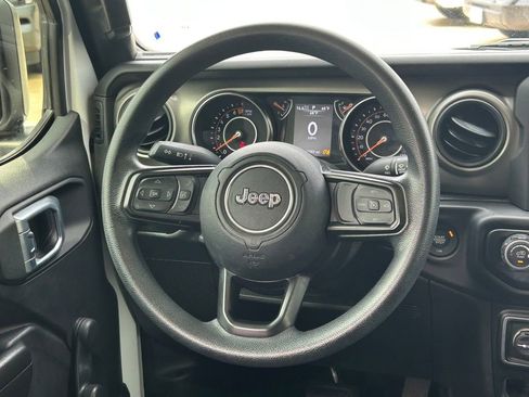 Used 2021 Jeep Gladiator Sport image 36