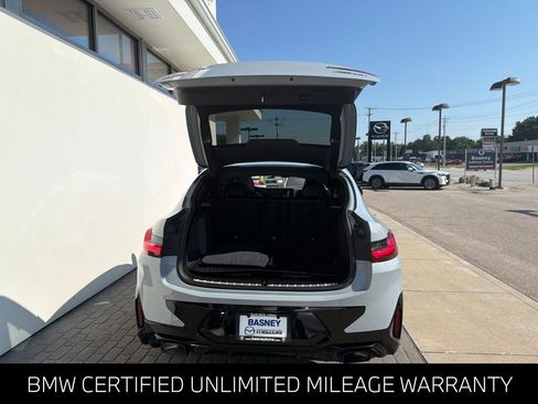 Used 2025 BMW X4 xDrive30i w/ M Sport Package AWD/4WD image 7