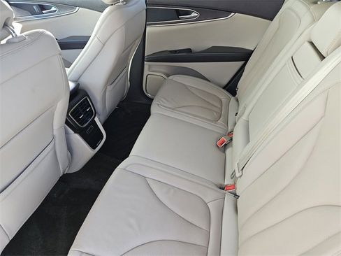 Used 2018 Lincoln MKX Reserve w/ Lincoln MKX Climate Package image 28