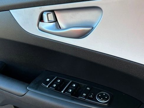 Used 2023 Kia Forte LXS w/ LXS Technology Package image 14