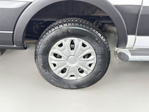 Used 2025 Ford Transit 250 Low Roof w/ Exterior Upgrade Package RWD image 31