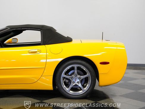 Used 2004 Chevrolet Corvette Convertible w/ Preferred Equipment Group RWD image 25