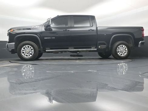 Used 2024 Chevrolet Silverado 2500 LT image 42