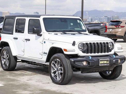 Used 2024 Jeep Wrangler Sport S image 3
