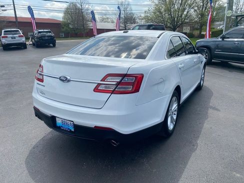 Used 2015 Ford Taurus SE image 5