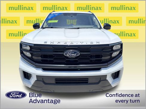 Used 2025 Ford Expedition Max Active RWD image 11