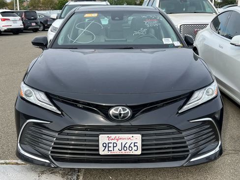 Used 2023 Toyota Camry XLE image 2