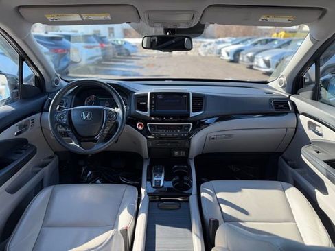 Used 2017 Honda Pilot Touring image 18