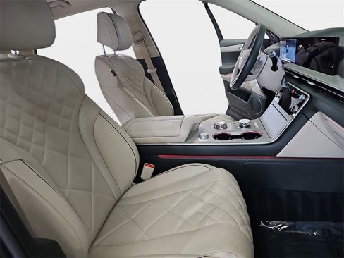 Used 2025 Genesis GV80 3.5T Prestige image 12