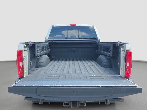 Used 2017 Ford F350 Platinum w/ Platinum Ultimate Package AWD/4WD image 16