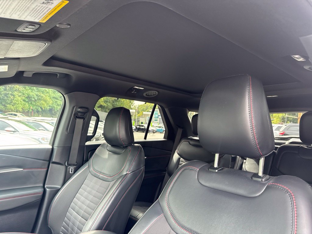 Used 2025 Ford Explorer ST-Line w/ Premium Package AWD/4WD image 18