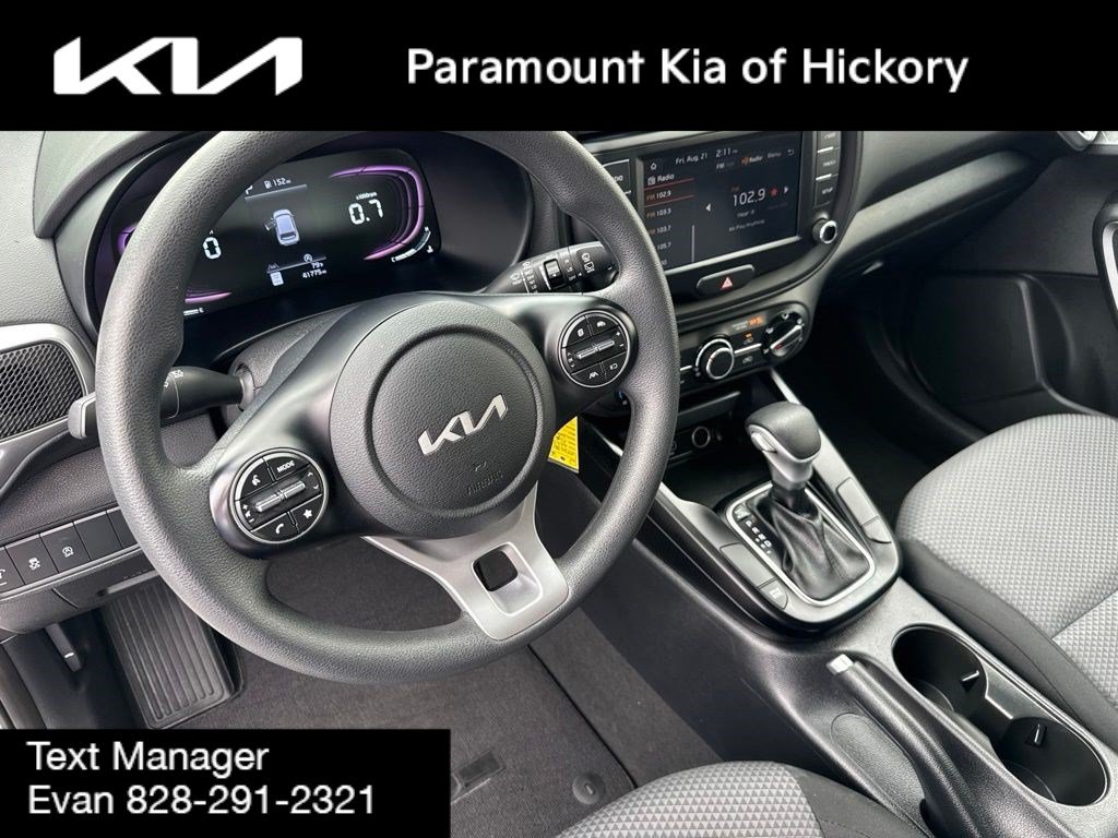 Used 2023 Kia Soul LX w/ Option Group 015 FWD image 19