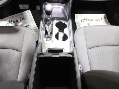 Used 2022 Chevrolet Malibu LT image 28