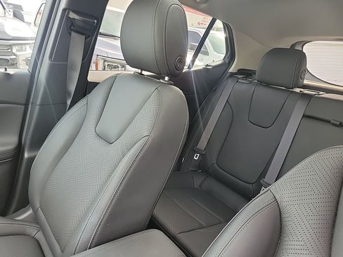 Used 2023 Buick Encore GX Essence w/ Experience Buick Package image 26