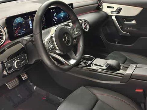 Used 2023 Mercedes-Benz CLA 250 4MATIC image 27