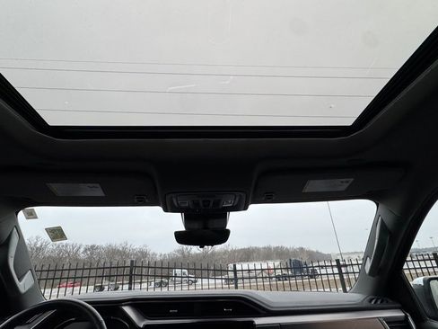 Used 2024 GMC Sierra 1500 Denali w/ Technology Package image 17