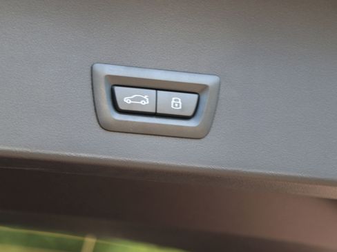 Used 2025 BMW X3 xDrive30i w/ Premium Package image 38