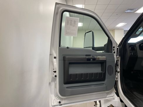 Used 2021 Ford F650 2WD Regular Cab Super Duty image 9