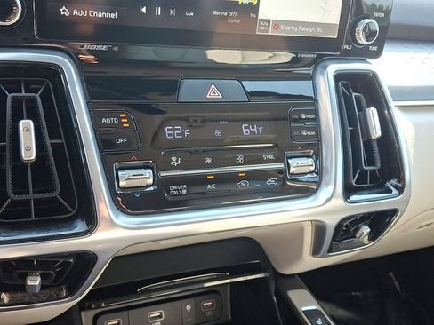 Used 2023 Kia Sorento SX Prestige AWD/4WD image 18