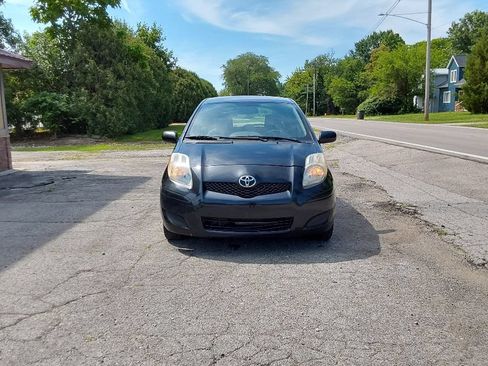 Used 2009 Toyota Yaris 4-Door Hatchback FWD image 5