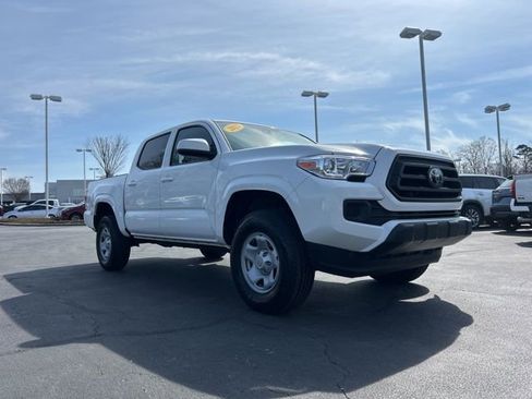 Used 2023 Toyota Tacoma SR image 3