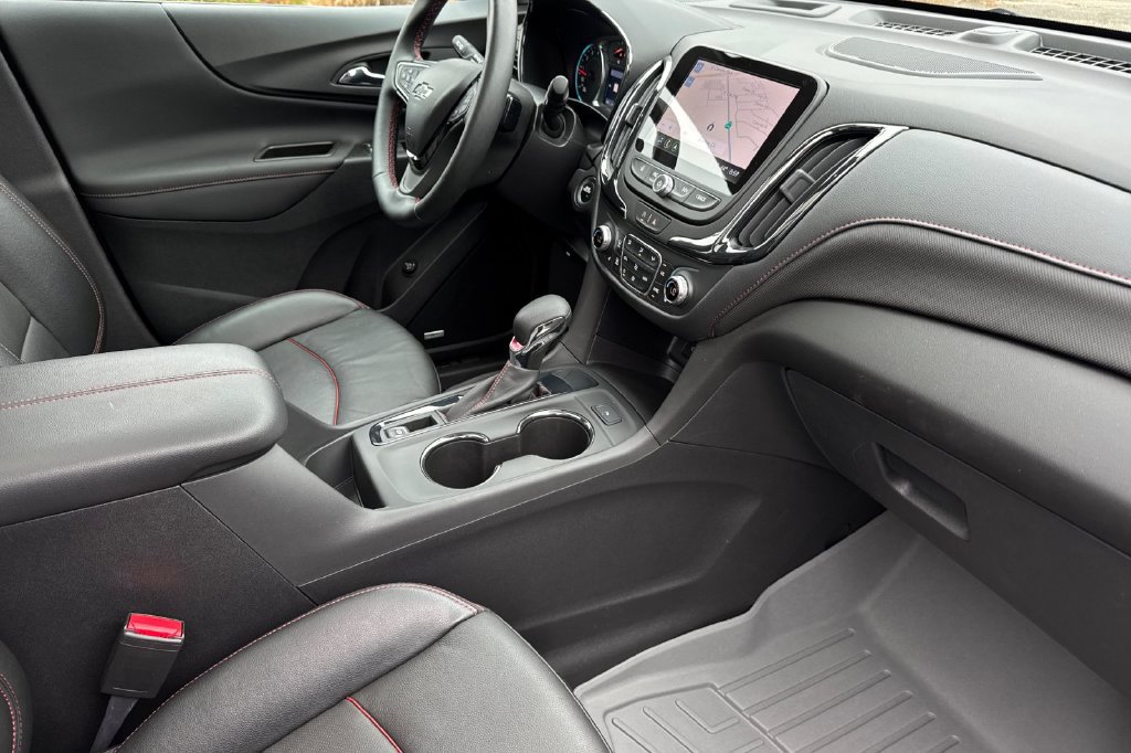 Used 2023 Chevrolet Equinox RS w/ RS Leather Package FWD image 18